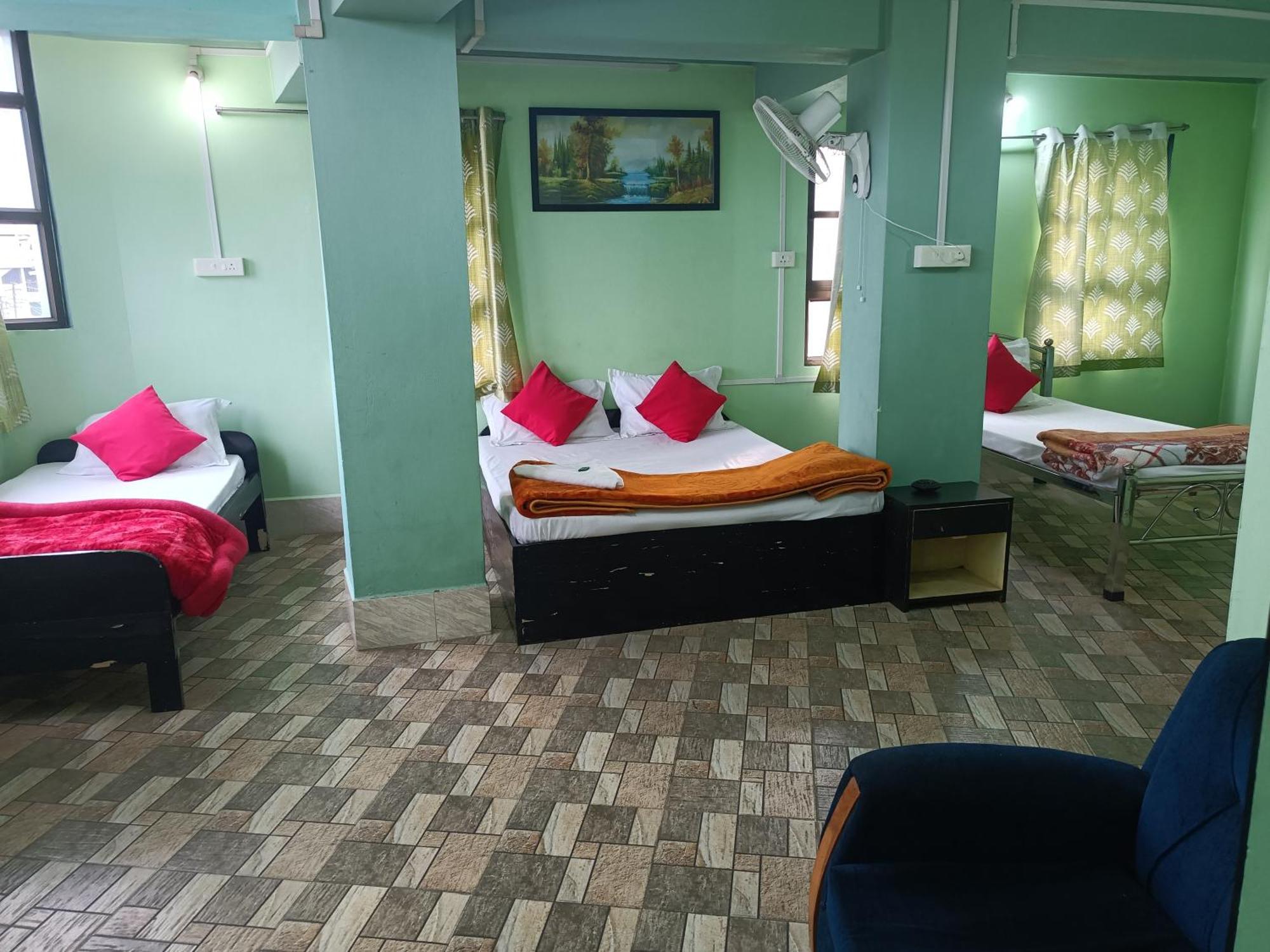 שילונג Our Villa Guest House By Roh מראה חיצוני תמונה